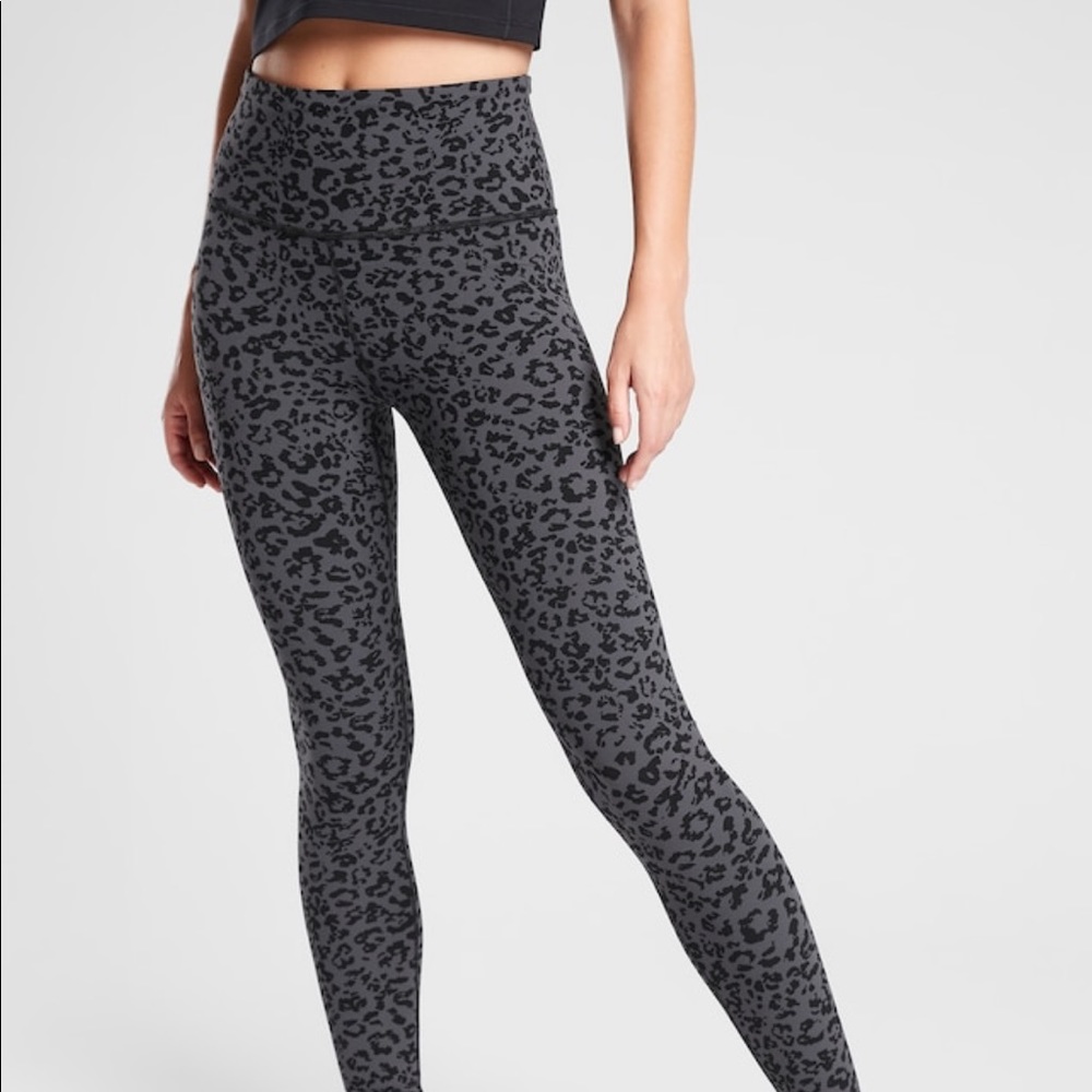 Leopard print Athleta leggings!